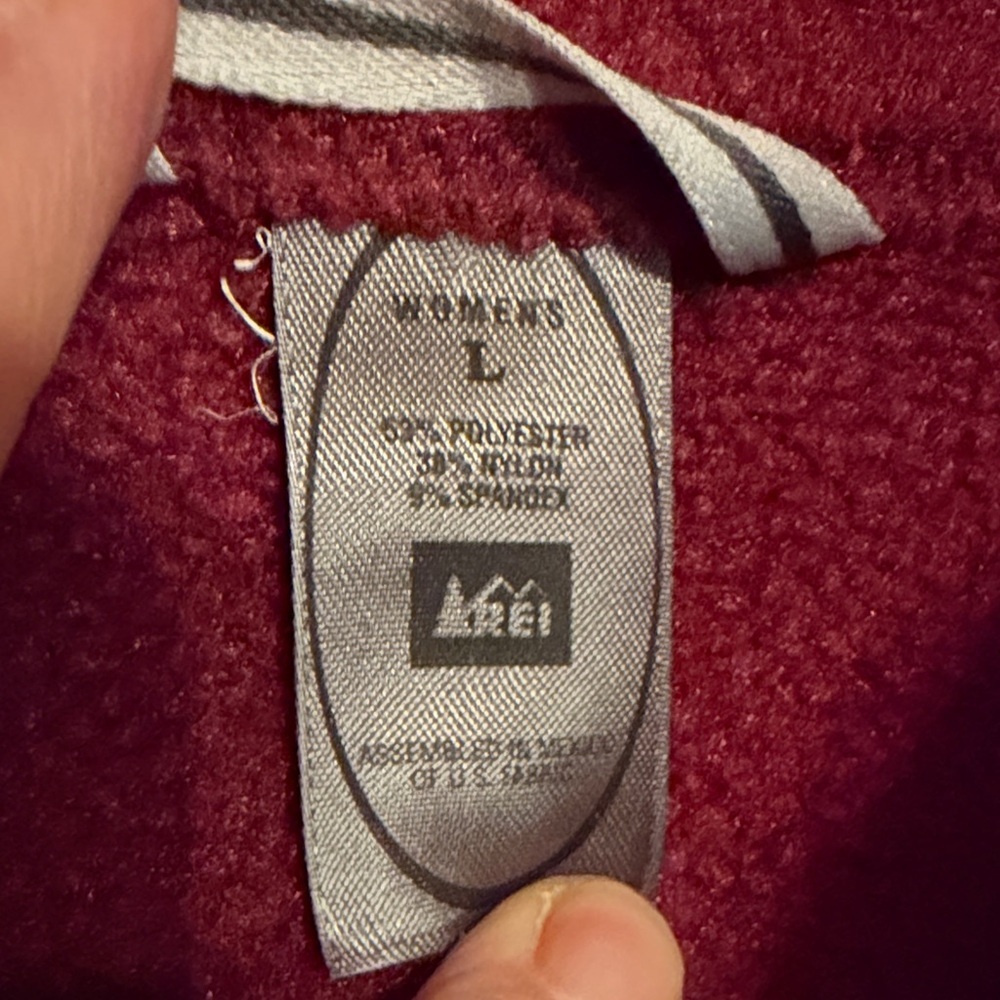 REI half-zip fleece pullover in Burgandy - Picture 2 of 10